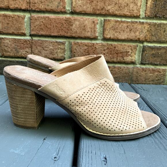 TOMS Sandstorm Tan Perforated Suede Nubuck Majorca Mule Sandal Shoe Peep Toe 8.5 - Picture 3 of 9
